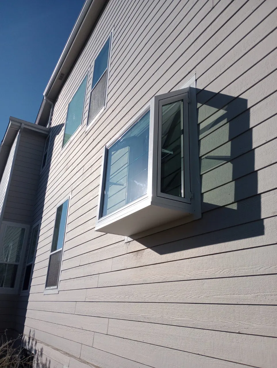 Finished projecting bay window